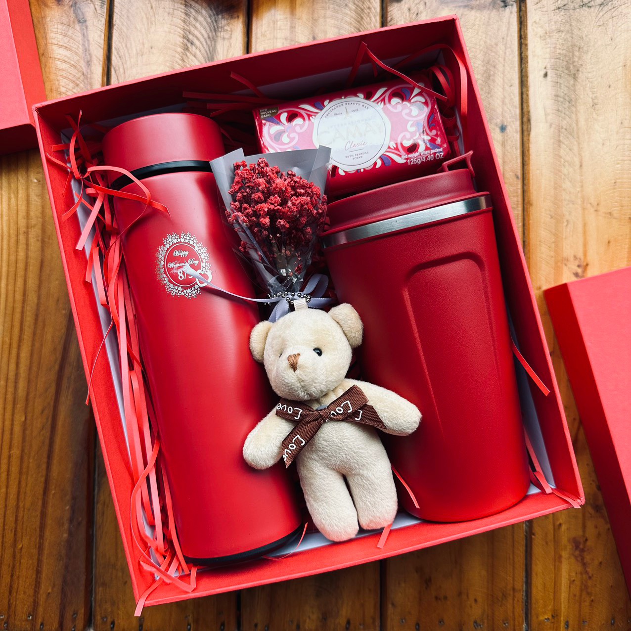 DỊCH VỤ SET QUÀ TẶNG 20/10 – THIẾT KẾ TRỌN GÓI, KHẮC LASER TINH XẢO