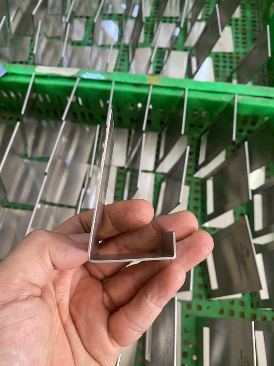 Gia công inox – Cắt, chấn, khắc laser theo yêu cầu chuẩn xác – giá xưởng