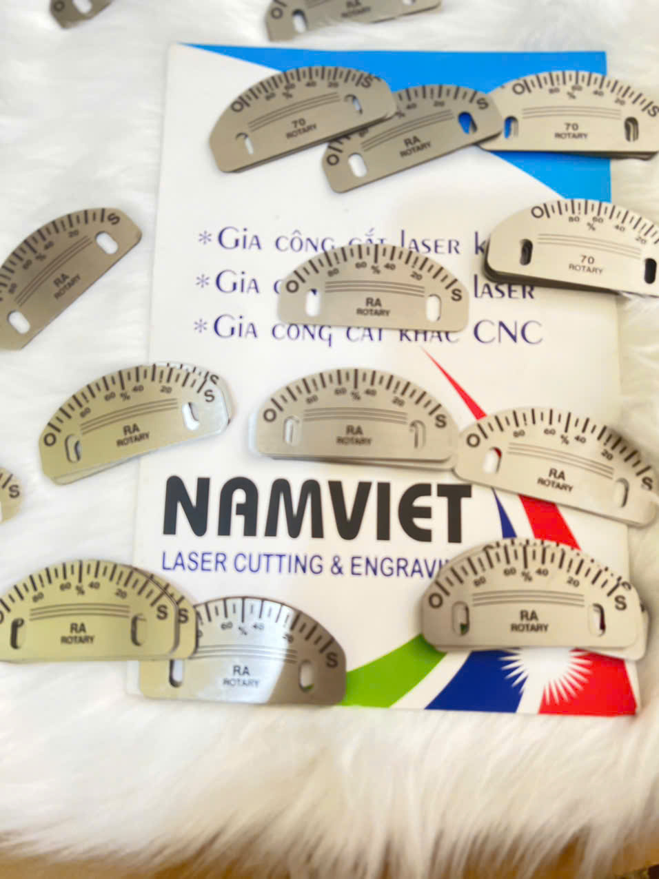 NHẬN GIA CÔNG CẮT & KHẮC LASER THƯỚC ĐO THEO YÊU CẦU –  GIÁ TỐT, CHUẨN, ĐẸP